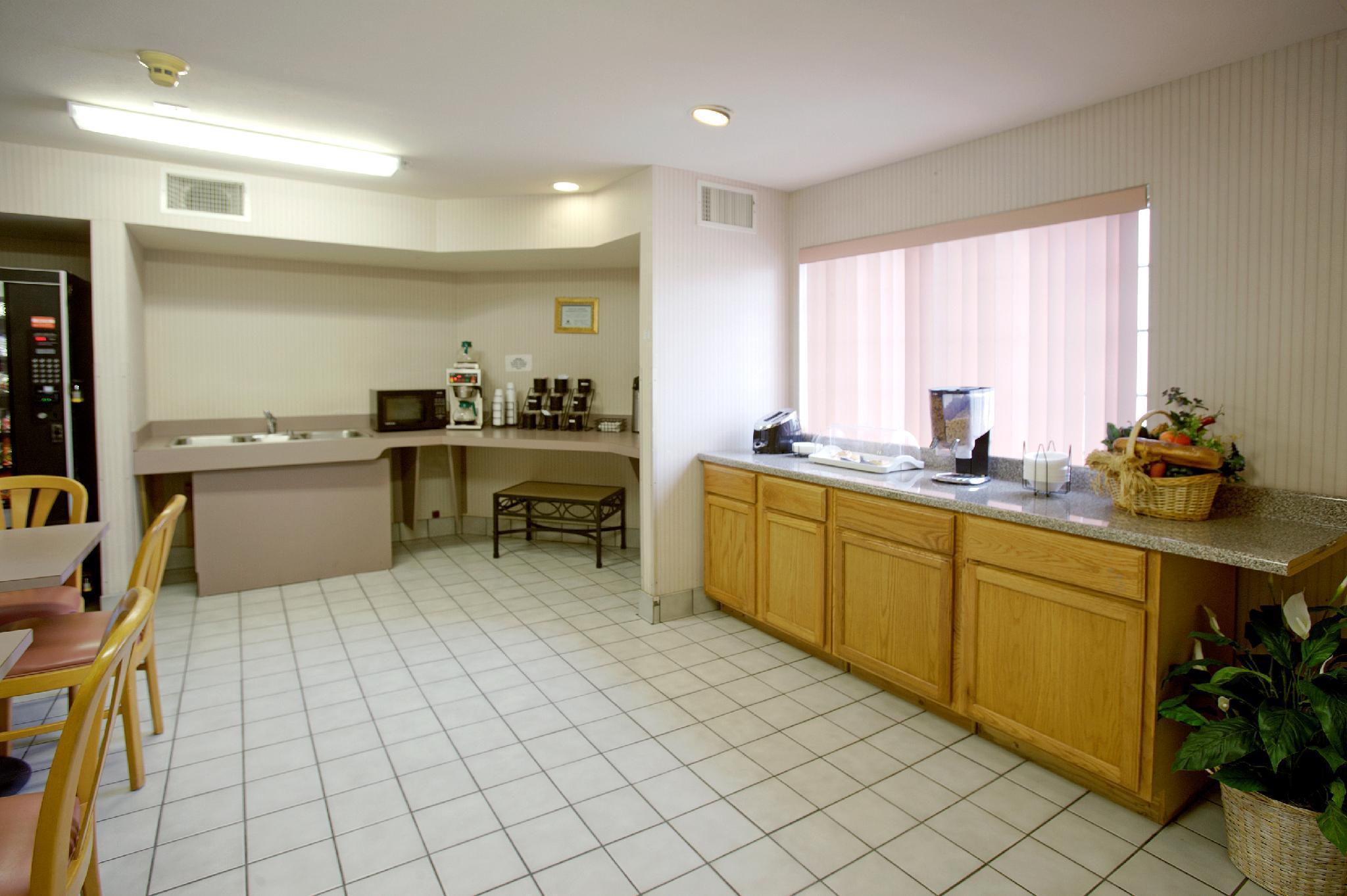 Americas Best Value Inn Addison Restoran foto
