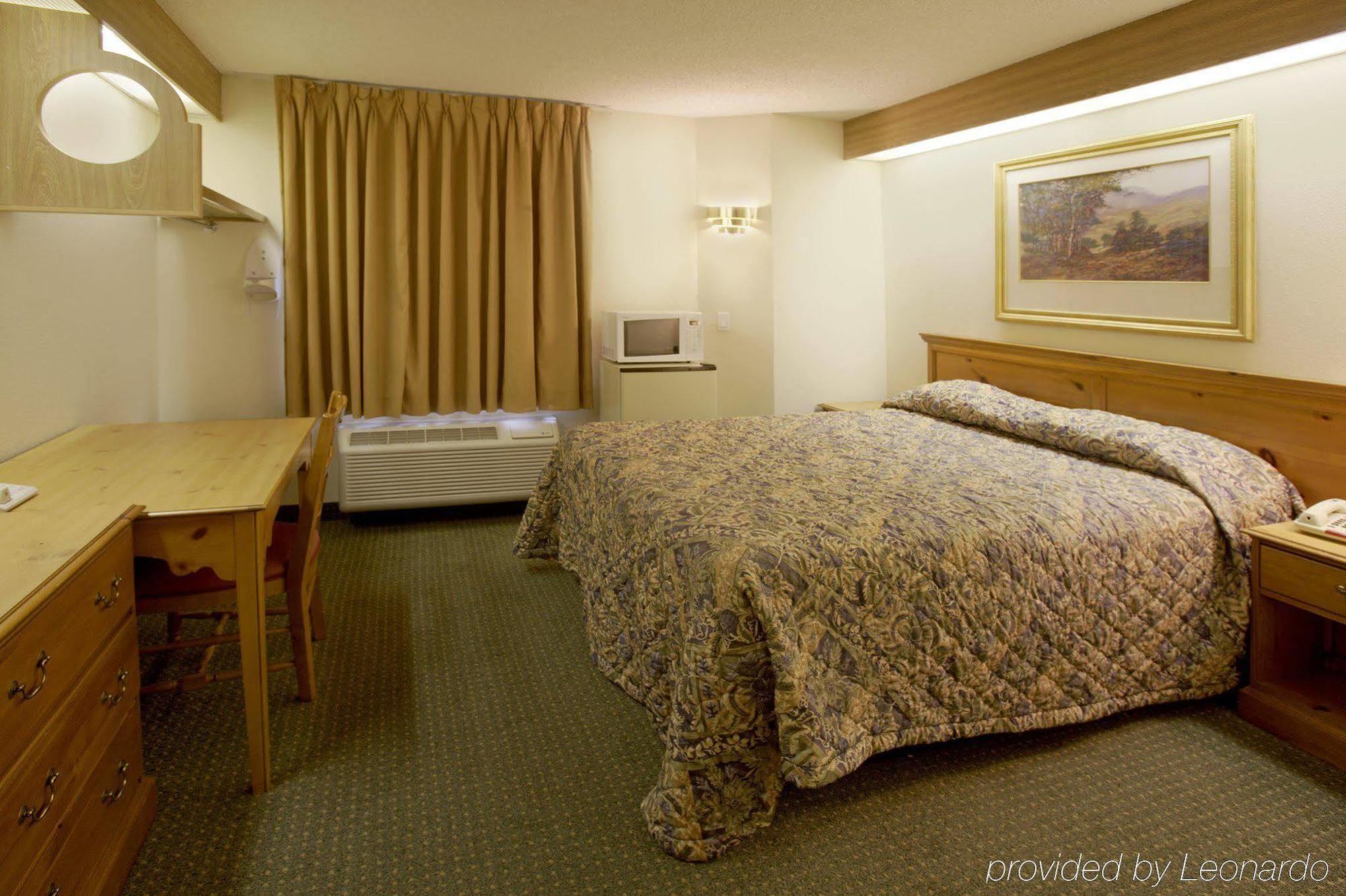 Americas Best Value Inn Addison Ruang foto